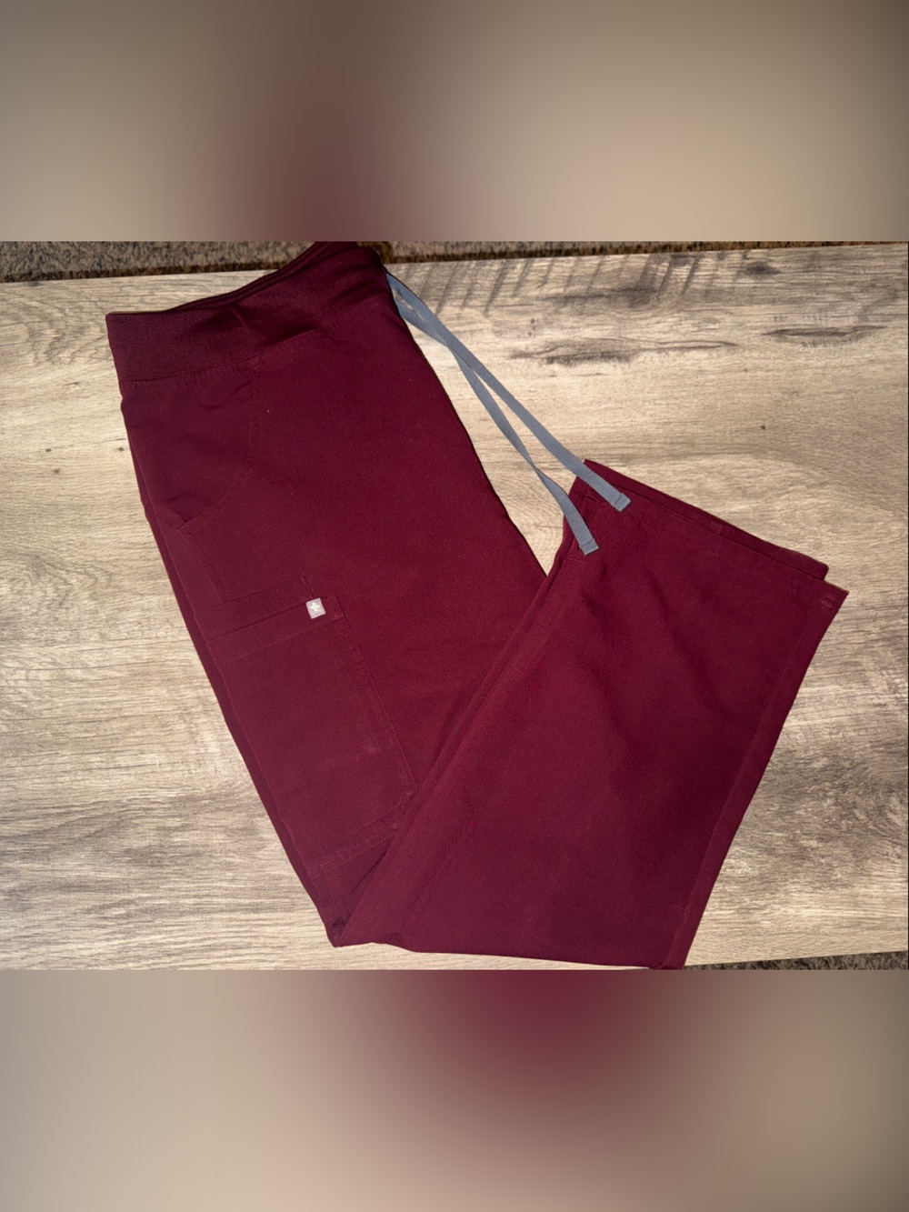 Women’s FIGS scrub bottoms L/P